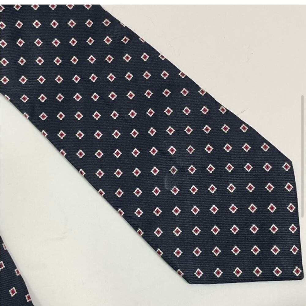 Brioni Navy Silk Tie – Red & White Foulard Medallion | Made in Italy